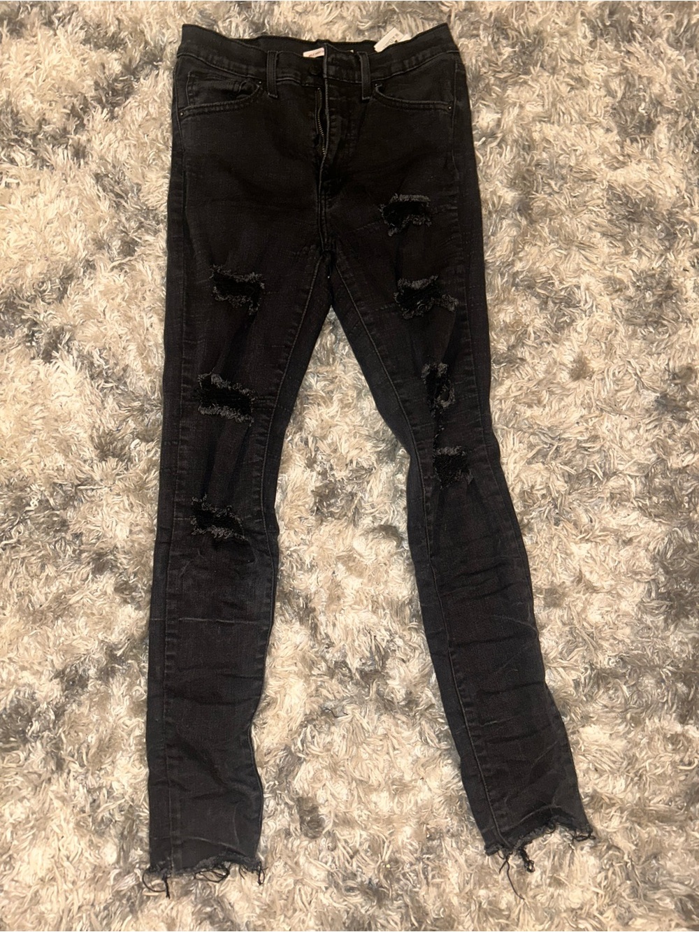 Levi’s Women’s Mile High Black Distressed Super Skinny Jeans Size 28 like new